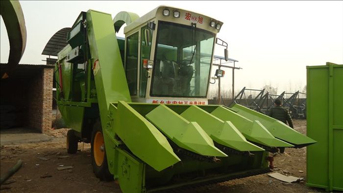 玉米青儲(chǔ)機(jī)