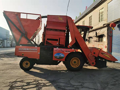 玉米聯(lián)合收獲機