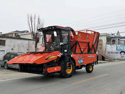 大型自走式青儲機(jī)